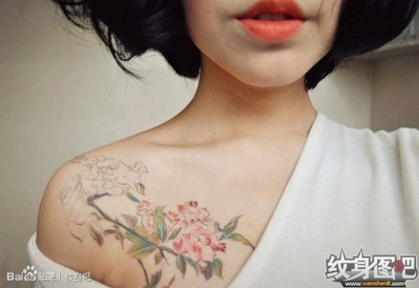 抽烟喝酒烫头:喜欢纹身的大美妞们 (四)