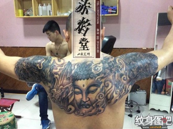 山东纹身背部纹身