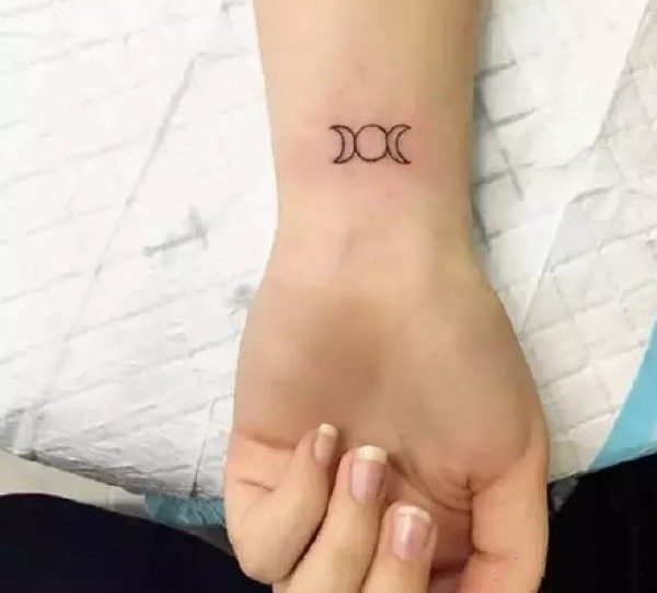 一组手腕简约小清新纹身图案作品