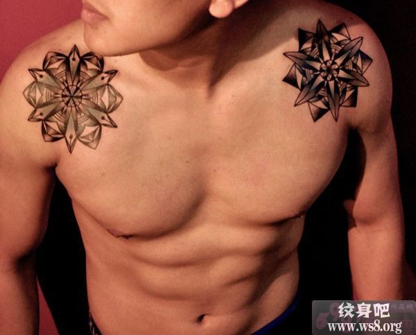 男人肩部创意图腾刺青图案