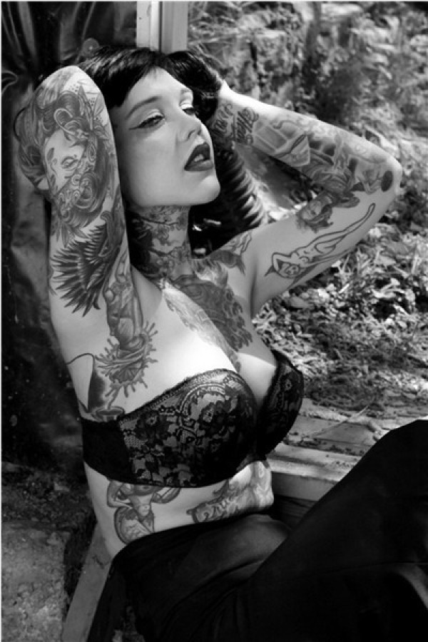 姑娘们的美丽纹身 完美艺术令人惊讶