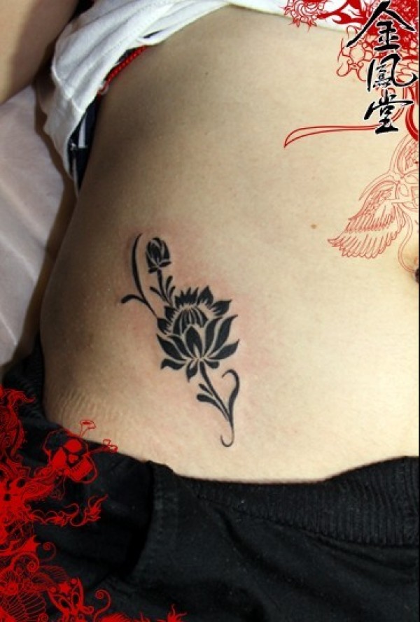 图腾莲花文身