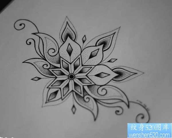 一款雪花纹身手稿图案