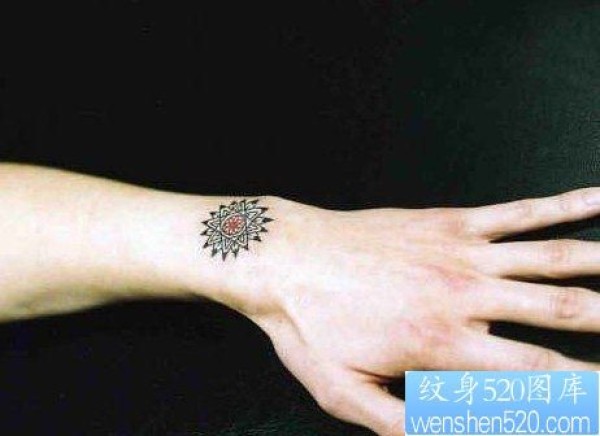 小清新手部经典图腾纹身图案