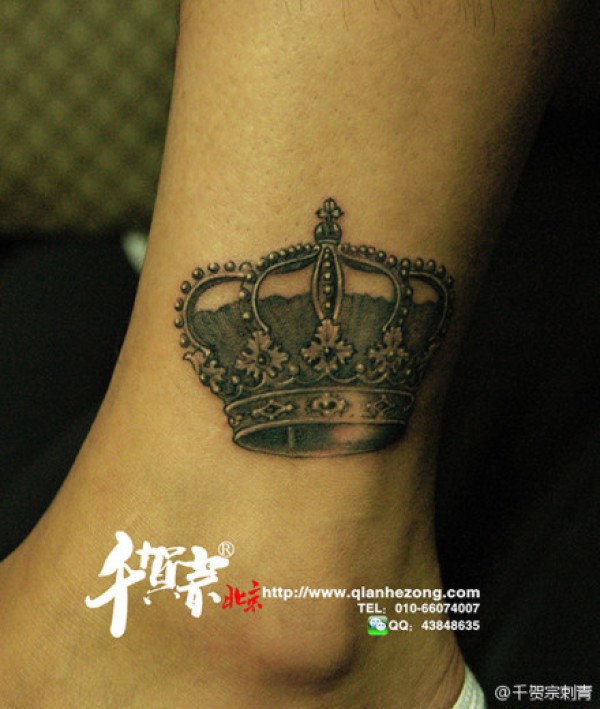 女生小腿潮流唯美的皇冠纹身图案