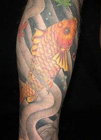 日式金色鲤鱼纹身图案