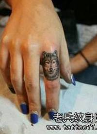 一套超有难度的狼头手指纹身图案作品图片