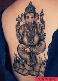 纹身图吧分享一张背部象神文身作品