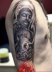 手臂一张时尚很酷的石雕如来佛祖纹身图案