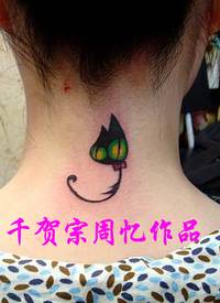 可爱女生后颈图腾猫咪纹身图片
