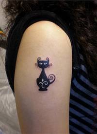 女生喜欢的手臂图腾猫咪纹身图案