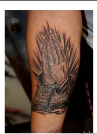 祈祷的双手  宗教纹身图图片