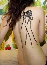 性感女生后背另类漂亮小象纹身图片