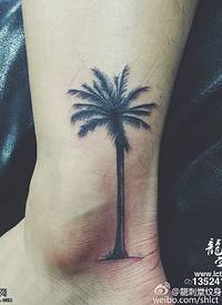 脚后跟的椰子树纹身图案