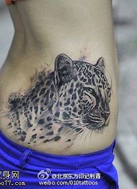 慵懒的豹子刺青纹身图案
