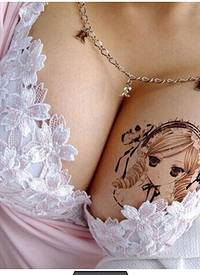 性感女生胸部唯美清新的卡通女孩纹身图片