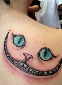 一款女生肩背猫咪纹身图案分享图片