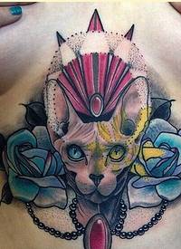 性感女生胸口个性猫咪玫瑰花纹身图案