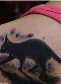 女生肩背可爱好看的猫咪纹身