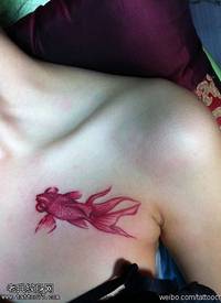 红色小金鱼纹身图案