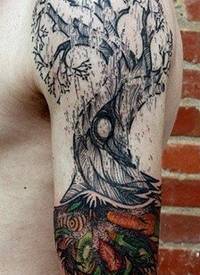 水墨风大树纹身图案