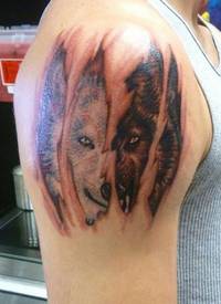 非常霸气的狼头纹身