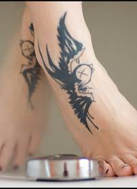 女生脚背可爱漂亮的小鸟纹身图片图片