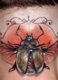 头部昆虫纹身图案
