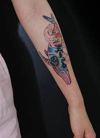 好看又炫酷的手臂海豚纹身图案