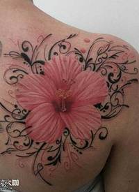 粉花朵纹身图案