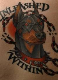 小狗纹身图片 男生背部小狗纹身图片