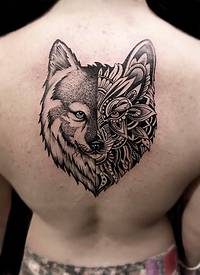 背部图腾狼头个性纹身图案