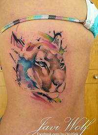 侧腰狮子泼墨彩色纹身图案