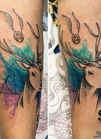 小腿麋鹿几何泼墨点刺纹身图案