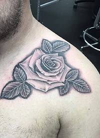 美丽的披肩玫瑰创意纹身图案
