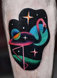 漂亮的卡通小火烈鸟与夜空星星纹身图案