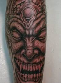恶魔怪物手臂纹身图案