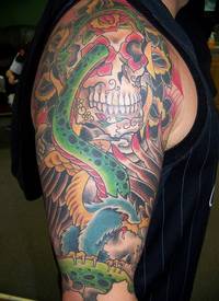 大臂蛇和鹰骷髅彩色纹身图案