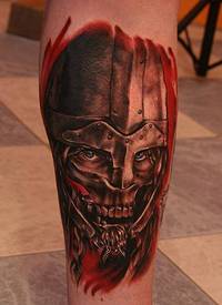手臂彩色恐怖风格难以置信的僵尸战士头盔纹身