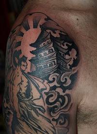 大臂亚洲主题黑白寺庙和武士纹身图案