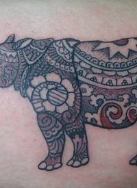 手臂彩绘犀牛花卉图腾纹身图案