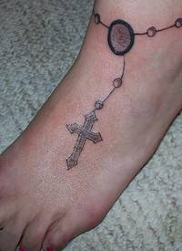 脚背十字架脚链纹身图案