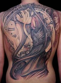 背部死神与时钟幽灵纹身图案