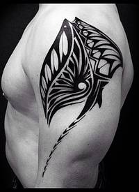 肩部大部落式黑白神秘部落纹身图案