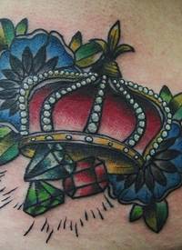 传统风格皇冠和彩色钻石纹身图案