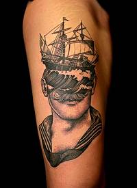 肩部黑色独特风格海上主题纹身图案