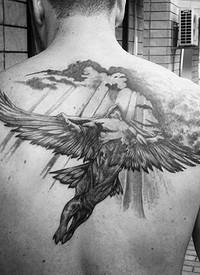 背部灰色的飞翔伊卡洛斯纹身图案