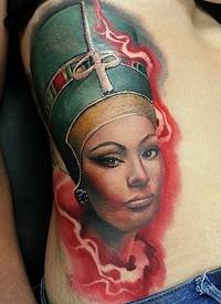 腰侧彩色埃及女王肖像纹身图案
