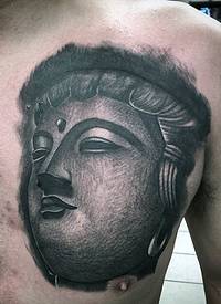 胸部黑灰风格如来佛祖头像纹身图案