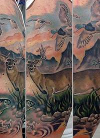 彩色的鹿与鸭子和鱼纹身图案